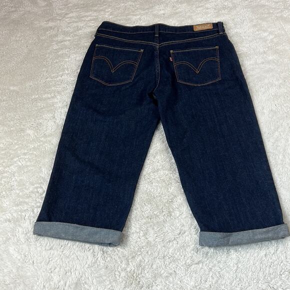 Levis Dark wash denim capri shorts, size 8 or 29 - Picture 2 of 11